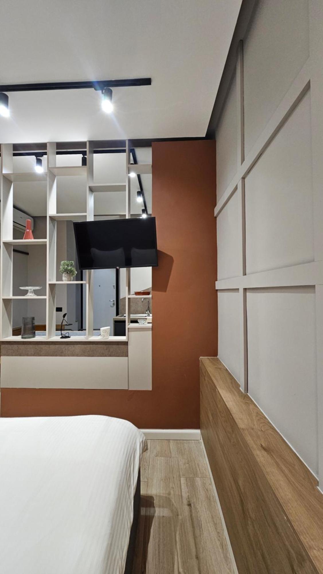 Tam Center Studio Apartment Next To Blloku No2 Tirana Exterior photo