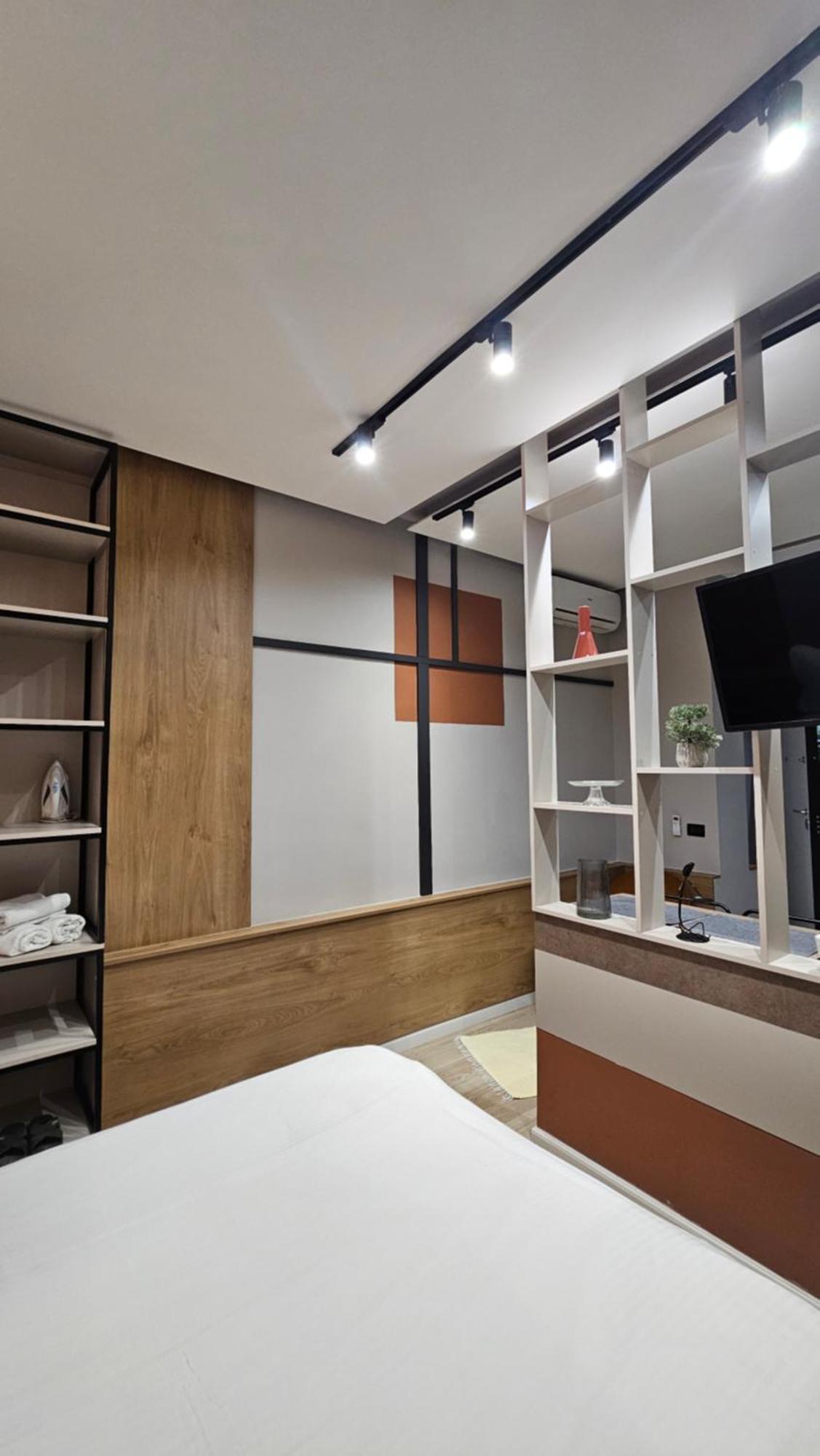 Tam Center Studio Apartment Next To Blloku No2 Tirana Exterior photo