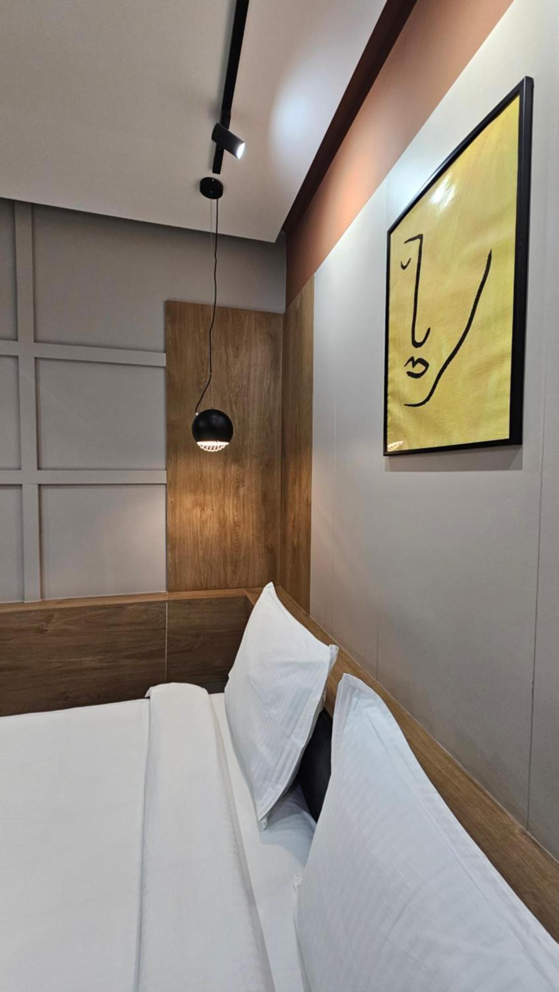 Tam Center Studio Apartment Next To Blloku No2 Tirana Exterior photo
