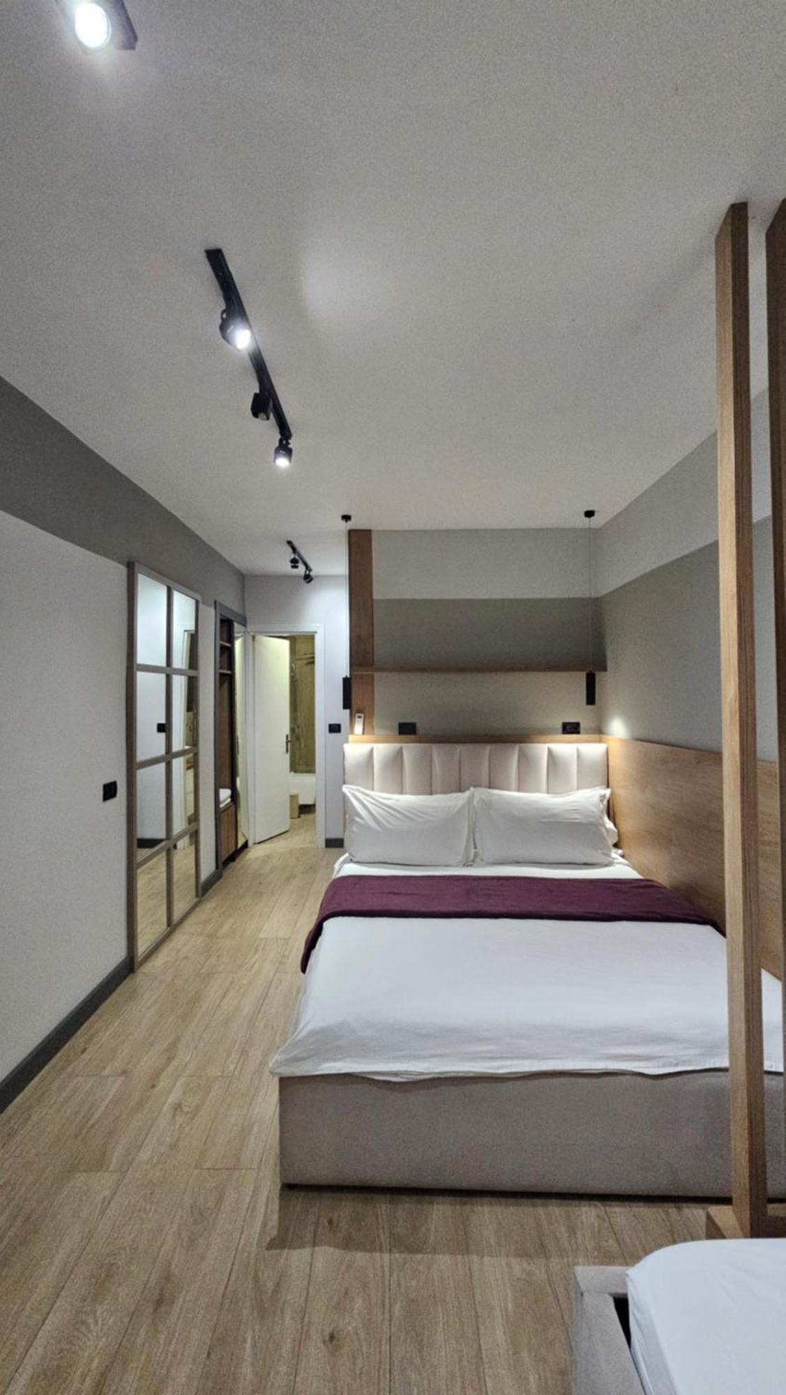 Tam Center Studio Apartment Next To Blloku No2 Tirana Exterior photo