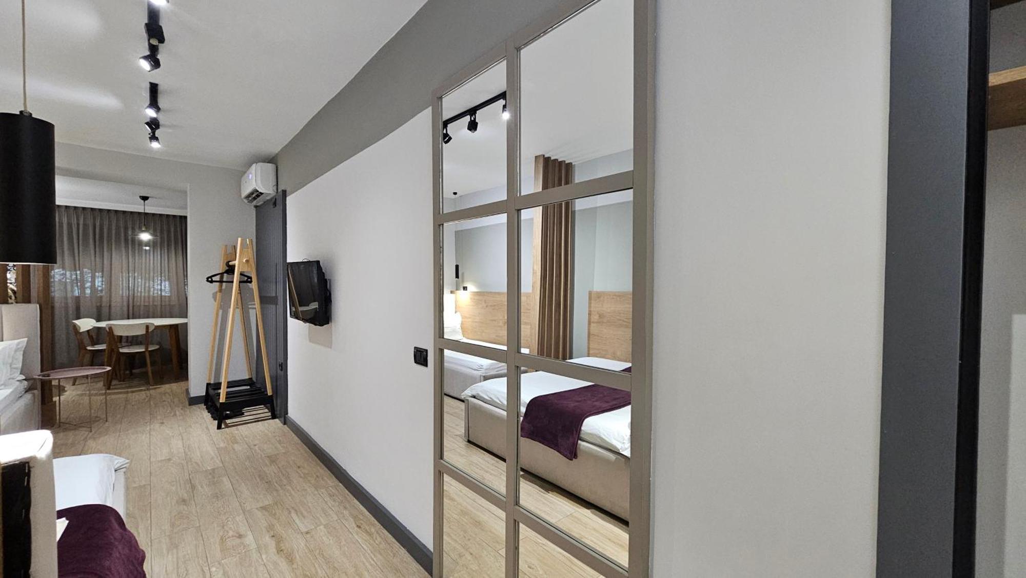 Tam Center Studio Apartment Next To Blloku No2 Tirana Exterior photo