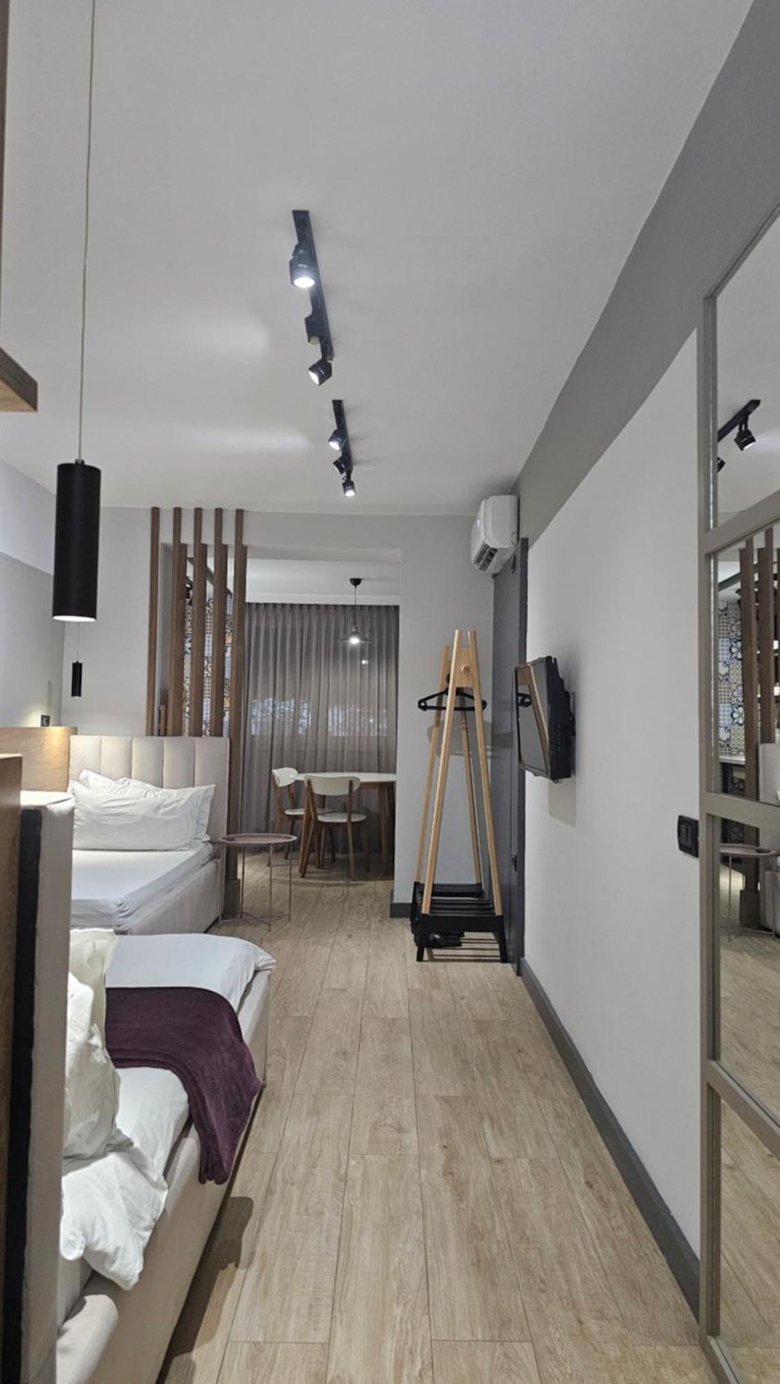 Tam Center Studio Apartment Next To Blloku No2 Tirana Exterior photo
